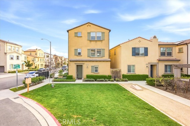 Detail Gallery Image 3 of 27 For 2291 Peach Ct, Upland,  CA 91786 - 3 Beds | 3/1 Baths