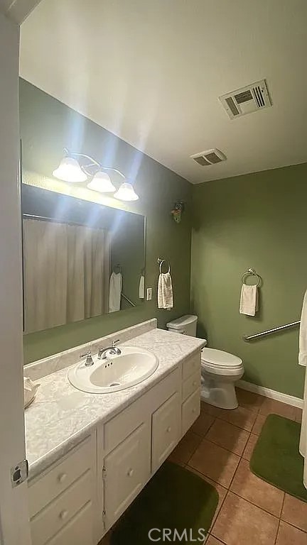 https://media.crmls.org/medias/e623e57a-b2c8-4248-970f-f18194756e68.jpg?preset=X-Large