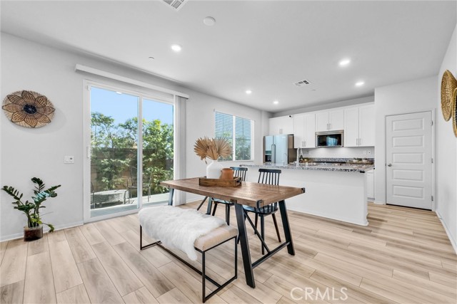 Detail Gallery Image 7 of 45 For 683 E Joseph Privado, Ontario,  CA 91761 - 3 Beds | 2/1 Baths