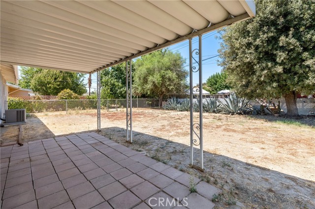 Detail Gallery Image 10 of 17 For 940 Shellie Ln, Hemet,  CA 92543 - 2 Beds | 1 Baths