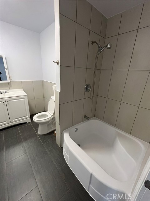 Detail Gallery Image 9 of 14 For 1566 W 208th, Torrance,  CA 90501 - 4 Beds | 2 Baths