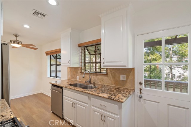 1768 Gates Avenue, Manhattan Beach CA: https://media.crmls.org/medias/e6262e9a-7249-43a3-b183-cba372a28abd.jpg