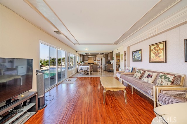 Detail Gallery Image 14 of 51 For 1520 via Los Coyotes, La Habra,  CA 90631 - 5 Beds | 3 Baths