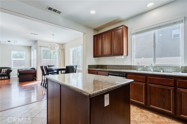 Detail Gallery Image 21 of 74 For 7679 Daphne, Chino,  CA 91708 - 3 Beds | 2/1 Baths