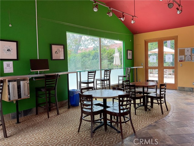 7405 Charmant Drive, San Diego CA: https://media.crmls.org/medias/e6276e49-7b94-4722-a3f9-acd3546cc339.jpg