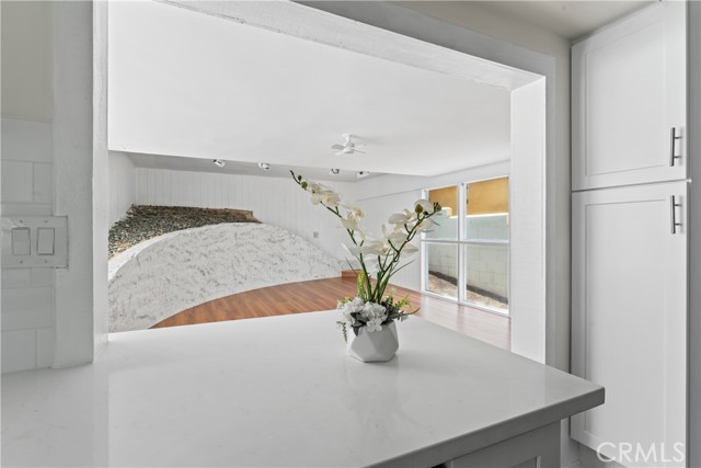 Detail Gallery Image 15 of 42 For 2820 Oak Point Dr, Los Angeles,  CA 90068 - 2 Beds | 1/1 Baths