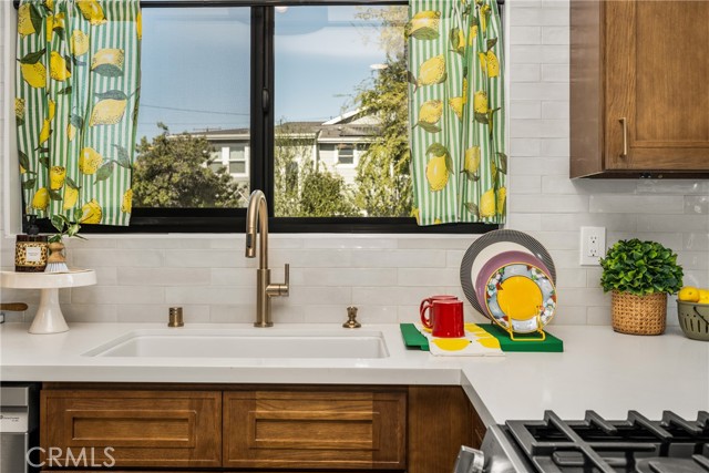 Image 16 of 69 For 1949 Chatwin Avenue