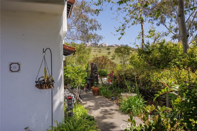 34101 Via California, San Juan Capistrano CA: https://media.crmls.org/medias/e628e873-4052-492e-8ac7-a1c4a687e1ea.jpg