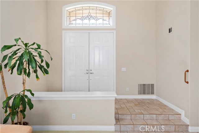 10 Via Berrendo, Rancho Santa Margarita CA: https://media.crmls.org/medias/e6292c14-cd4b-4c2c-b63d-1ff7ab0d36af.jpg
