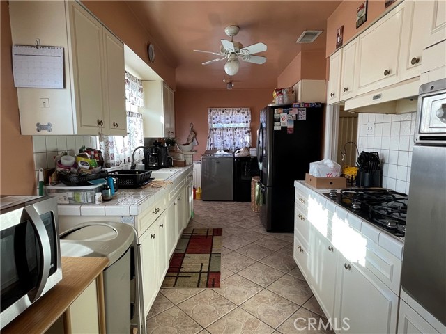 Detail Gallery Image 13 of 19 For 1217 W Barbara Ave, West Covina,  CA 91790 - 3 Beds | 2 Baths