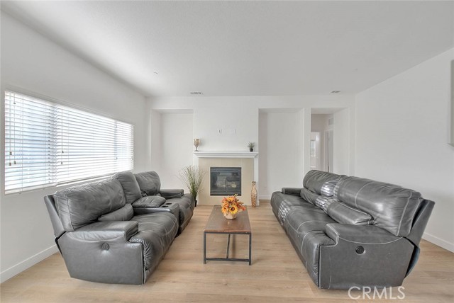 Detail Gallery Image 11 of 50 For 6832 Manchester Ct, Fontana,  CA 92336 - 4 Beds | 3 Baths