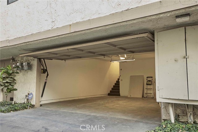 6121 Shoup Avenue, Woodland Hills CA: https://media.crmls.org/medias/e629fb26-2bdf-46c5-9d04-5d0535545365.jpg