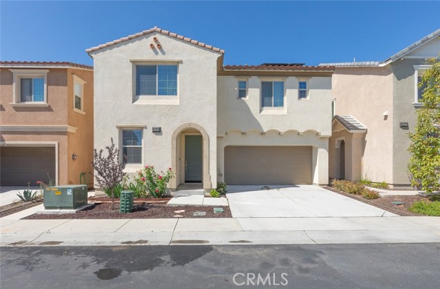 Detail Gallery Image 4 of 45 For 24263 Lilac Ln, Lake Elsinore,  CA 92532 - 4 Beds | 2/1 Baths
