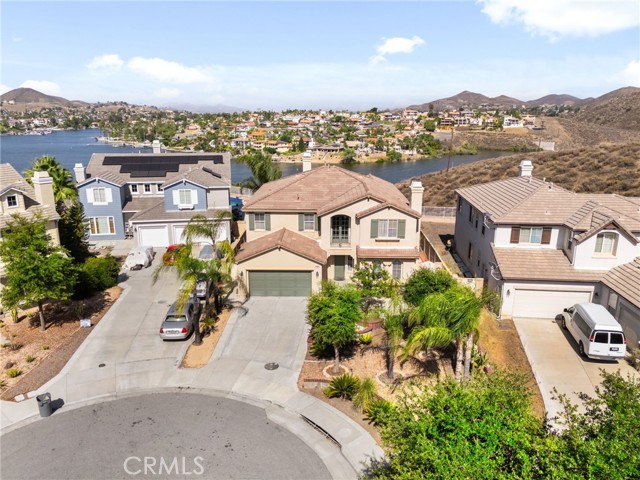 21 Via Del Renal Court, Lake Elsinore CA: https://media.crmls.org/medias/e62a8e71-bf4c-44fa-9a08-24c48f13cfcc.jpg
