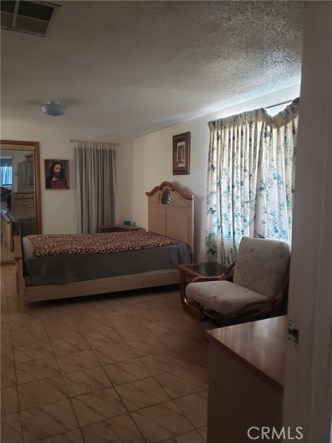 Detail Gallery Image 10 of 27 For 69626 Pluto, Twentynine Palms,  CA 92277 - 5 Beds | 2 Baths