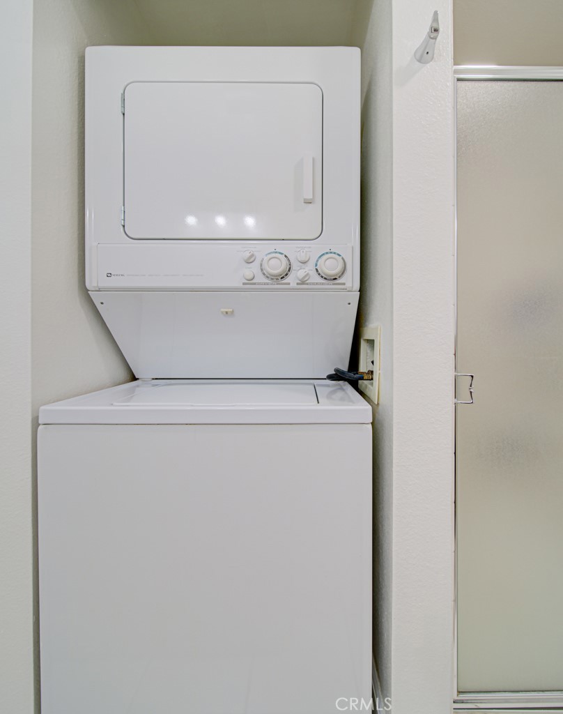https://media.crmls.org/medias/e62adab9-18f5-47ad-96c2-fd9eb6753f4a.jpg?preset=X-Large