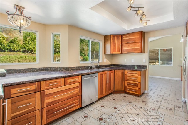 Detail Gallery Image 15 of 54 For 3061 Canyon Vista Dr, Colton,  CA 92324 - 4 Beds | 2/1 Baths