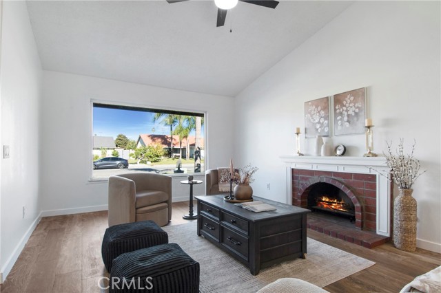 Detail Gallery Image 6 of 22 For 10716 Hollenbeck, Riverside,  CA 92505 - 3 Beds | 2 Baths