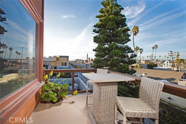 Detail Gallery Image 19 of 35 For 6 B Surfside, Surfside,  CA 90743 - 4 Beds | 3/1 Baths