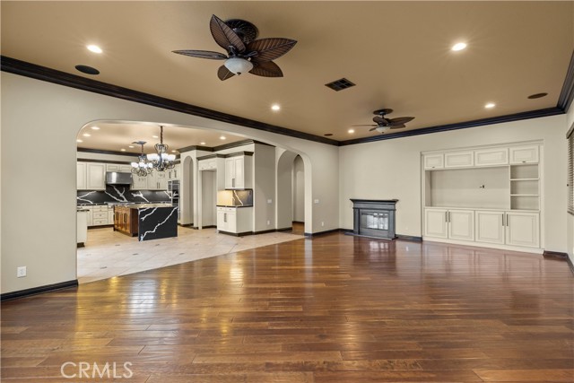 Detail Gallery Image 15 of 67 For 18301 Lakepointe Dr, Riverside,  CA 92503 - 5 Beds | 4/1 Baths