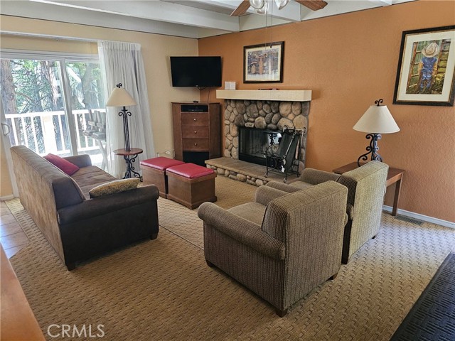 312 Canyon Crest, Lake Arrowhead CA: https://media.crmls.org/medias/e62e00f5-91c9-4b8a-8b82-a7d3f1f184da.jpg