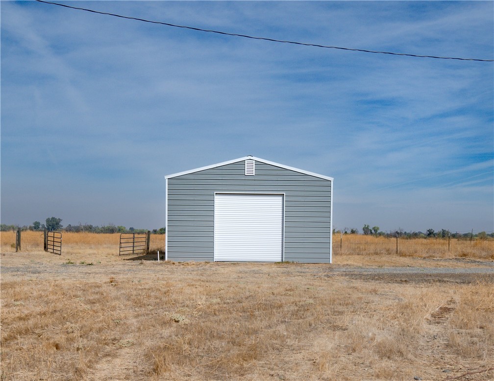 Detail Gallery Image 3 of 27 For 6252 County Road 9, Orland,  CA 95963 - 3 Beds | 1 Baths