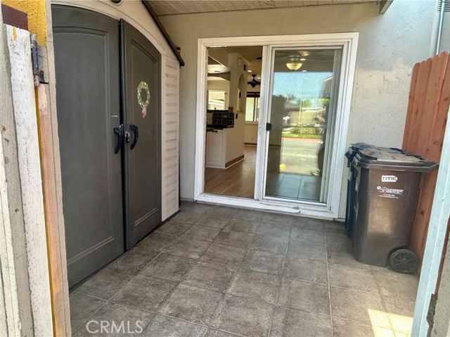 10156 Holburn Drive, Huntington Beach CA: https://media.crmls.org/medias/e62f5a02-13dc-4110-a847-e64baa3417c8.jpg