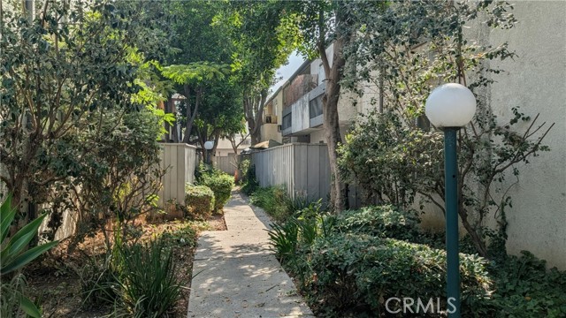 18620 Hatteras, Tarzana CA: https://media.crmls.org/medias/e6300fd4-1d8e-424d-b257-b9d22a68d7fc.jpg