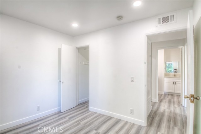 Detail Gallery Image 9 of 18 For 600 W 3rd St #C202,  Santa Ana,  CA 92701 - 2 Beds | 1 Baths