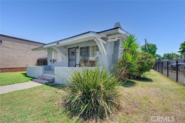 418 W Los Angeles Avenue, Montebello CA: https://media.crmls.org/medias/e630b292-fbad-4d8e-b153-6e67054bcf79.jpg