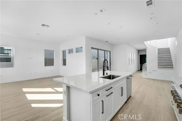 27346 Creekwood Lane, Valencia CA: https://media.crmls.org/medias/e630b6f3-11f4-4f65-a928-3e31e1549e01.jpg