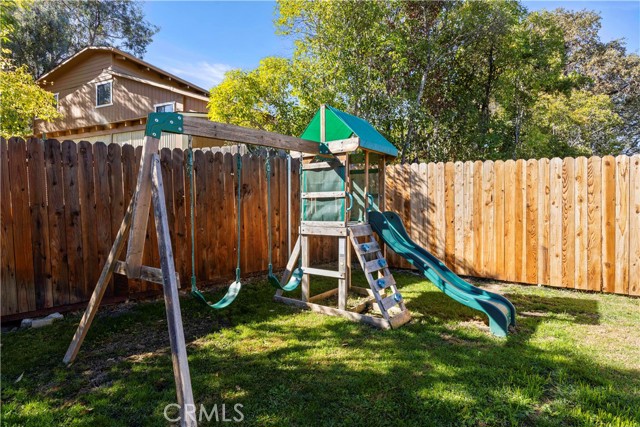 Detail Gallery Image 13 of 50 For 255 Robles, Lakeport,  CA 95453 - 3 Beds | 2/1 Baths