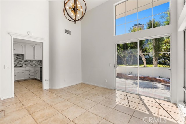 6042 Shadowbrook Circle, Huntington Beach CA: https://media.crmls.org/medias/e63148c4-f07f-4611-96e7-8ddb21a6055b.jpg
