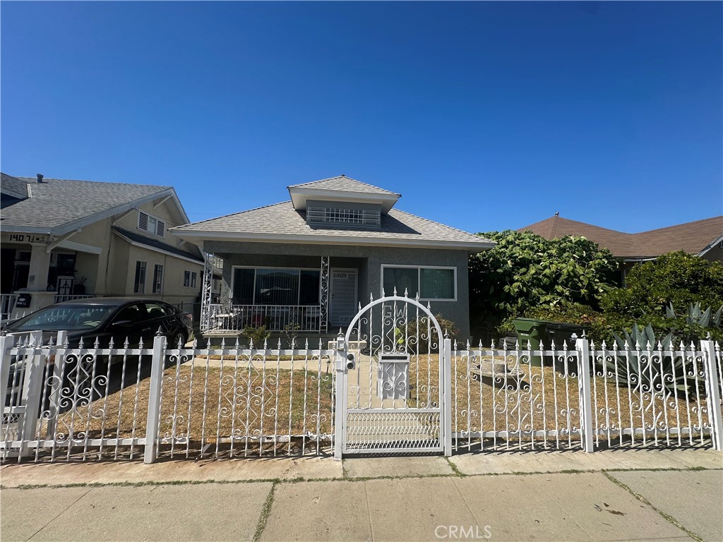 1409 E 41st Place