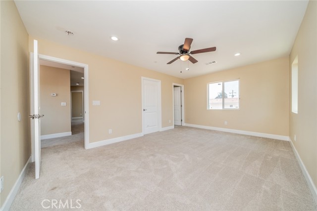 555 N Meridian Avenue, San Bernardino CA: https://media.crmls.org/medias/e631b9e6-791d-4beb-b05e-991d10967f96.jpg