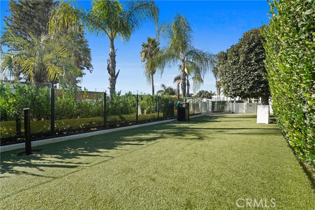 Detail Gallery Image 17 of 25 For 8250 Lankershim Bld #122,  North Hollywood,  CA 91605 - 2 Beds | 2 Baths