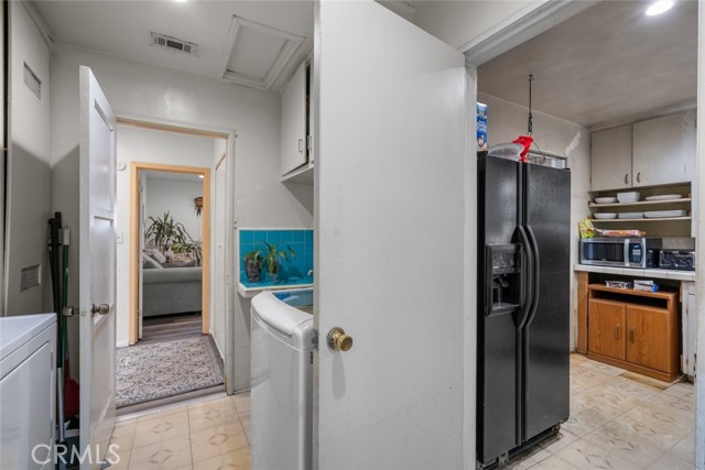 11744 Welby Way, North Hollywood CA: https://media.crmls.org/medias/e6323dec-4781-4b88-82af-54105eda3078.jpg