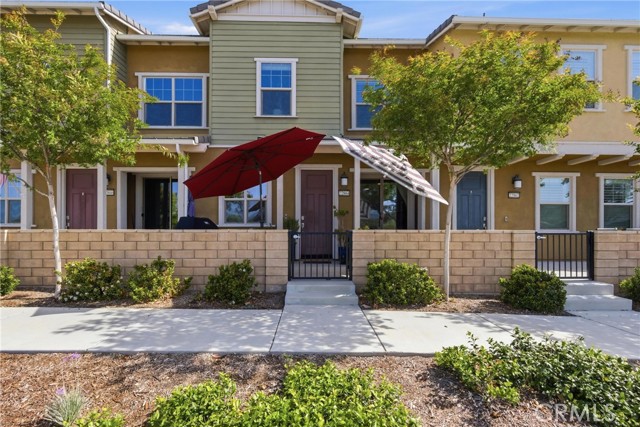 22864 Acoustic, Saugus CA: https://media.crmls.org/medias/e6324115-439d-41bb-a19a-3dbfb4812d43.jpg