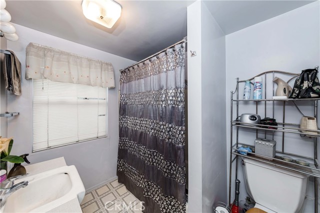 Detail Gallery Image 9 of 23 For 1430 W 123rd St, Los Angeles,  CA 90047 - 3 Beds | 2 Baths