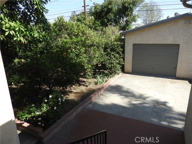 Detail Gallery Image 5 of 15 For 1554 Las Lunas St, Pasadena,  CA 91106 - 3 Beds | 2 Baths