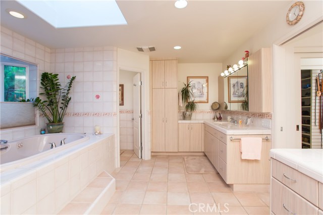 1801 Laurel Avenue, Manhattan Beach, California 90266, 4 Bedrooms Bedrooms, ,3 BathroomsBathrooms,Residential,Sold,Laurel,SB17024951