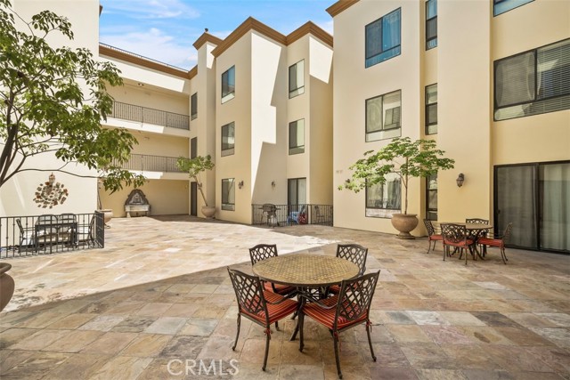 Detail Gallery Image 22 of 28 For 6938 Laurel Canyon Blvd #304,  North Hollywood,  CA 91605 - 2 Beds | 2 Baths