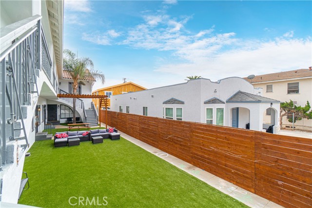 1924 Cedar Avenue, Long Beach CA: https://media.crmls.org/medias/e6353724-e408-44d2-9854-8e955c77d8ac.jpg