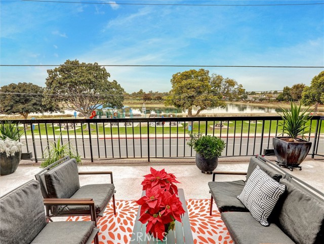 Detail Gallery Image 28 of 49 For 5190 E Colorado St #204,  Long Beach,  CA 90814 - 1 Beds | 1 Baths