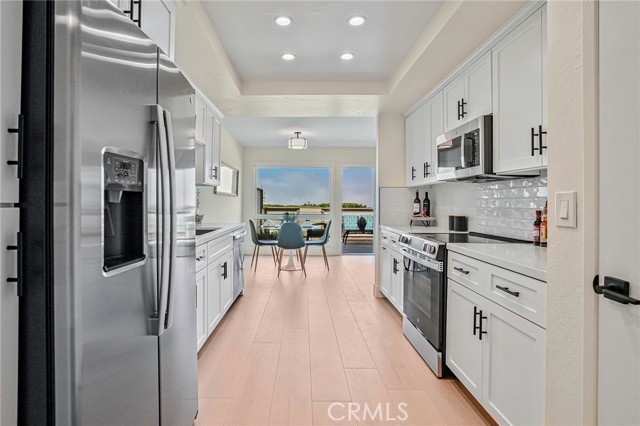 54 Cresta Verde Drive, Rolling Hills Estates CA: https://media.crmls.org/medias/e6358e82-3d3d-4346-9fbe-8902fc36f96b.jpg