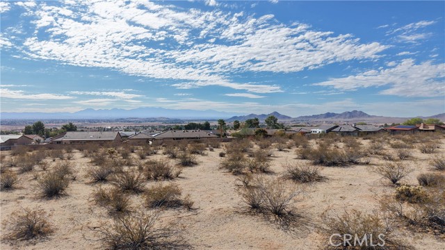 Detail Gallery Image 10 of 15 For 23545 Valley Crest, Apple Valley,  CA 92307 - – Beds | – Baths