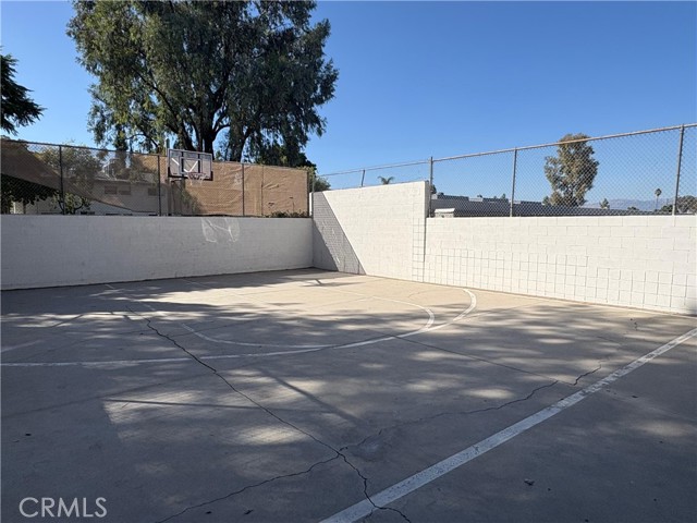 Detail Gallery Image 29 of 32 For 18619 Collins #F29,  Tarzana,  CA 91356 - 2 Beds | 2 Baths