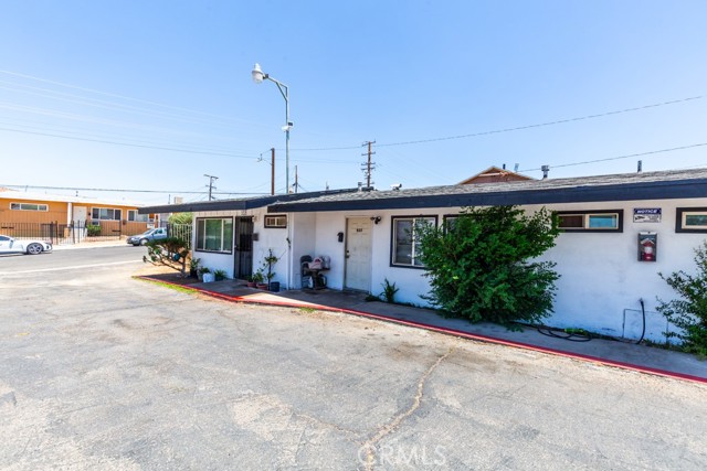 518 W Fredricks Street, Barstow CA: https://media.crmls.org/medias/e635dc10-0cc4-4bc5-a507-72b42e920217.jpg