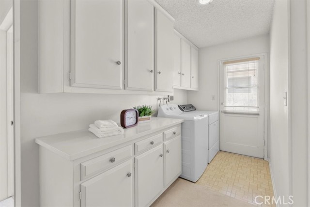 3521 Fern Circle, Seal Beach CA: https://media.crmls.org/medias/e6360503-c2f0-4238-9563-55dcab6e95be.jpg