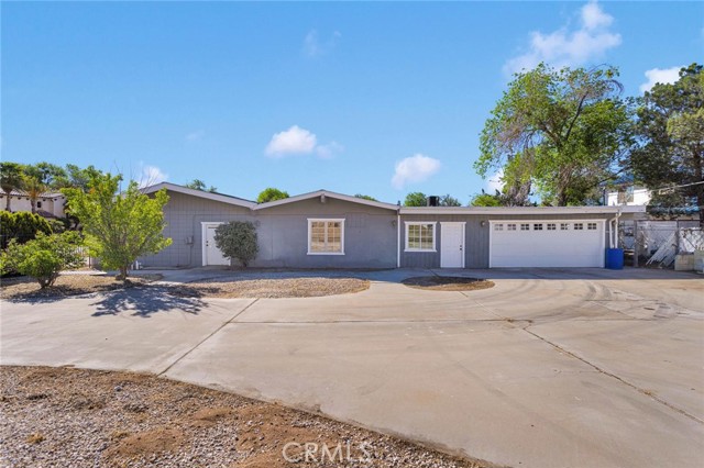 8732 Pico Avenue, Hesperia CA: https://media.crmls.org/medias/e63696ca-5fa2-4f53-bd26-6846238f94ae.jpg